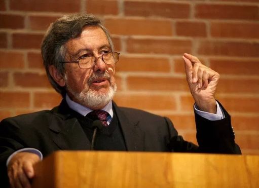 Exministro Perry acusa al Gobierno de "maquillar" cuentas fiscales