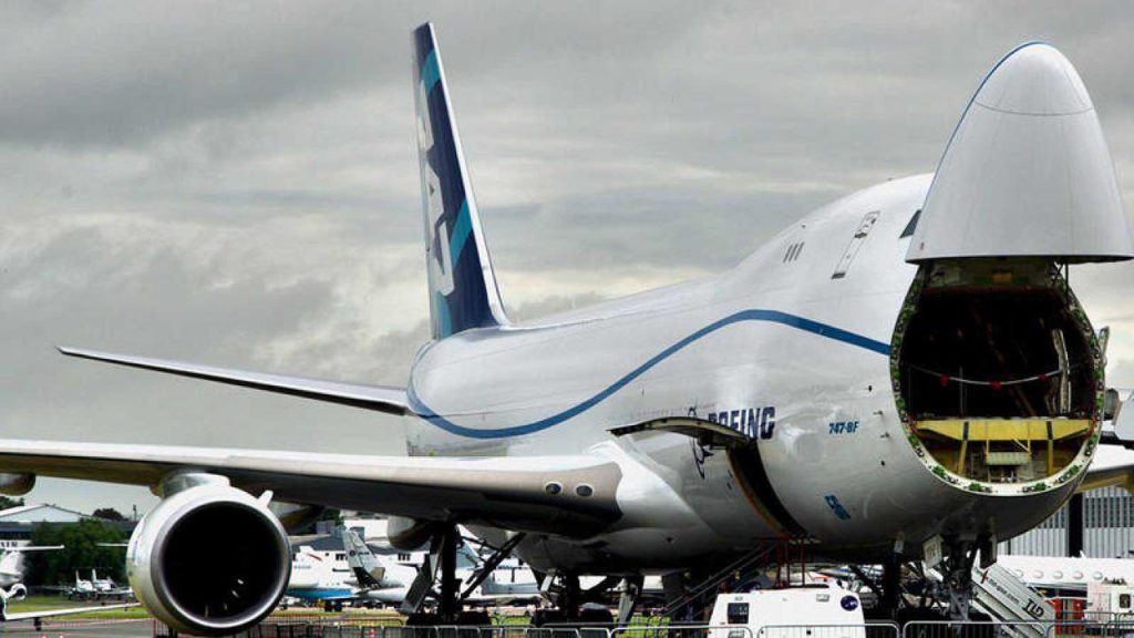 Actividad de carga aérea mundial continuó mejorando en julio, pero Latinoamérica sigue afectada
