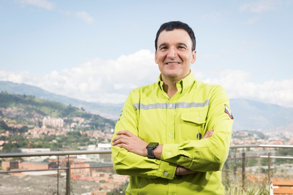 Cementos Argos ve que infraestructura y vivienda social impulsen negocio; siguen desinversiones