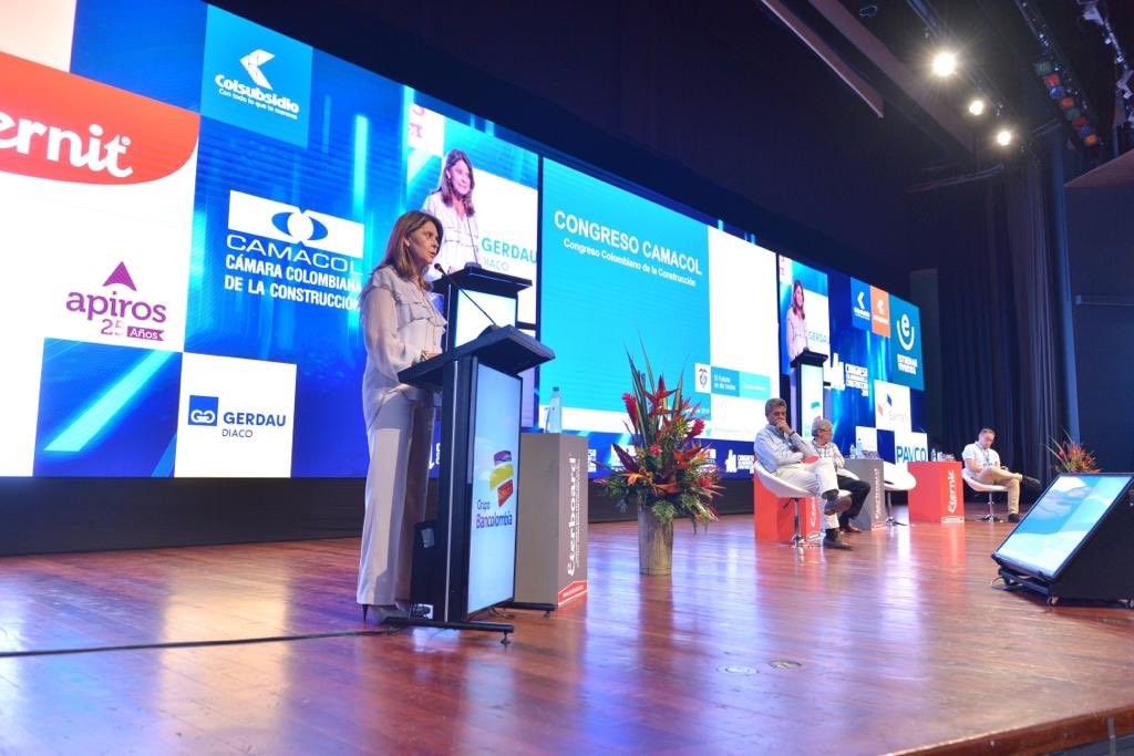 Gobierno está en contra de prima extra y reducción de jornada laboral