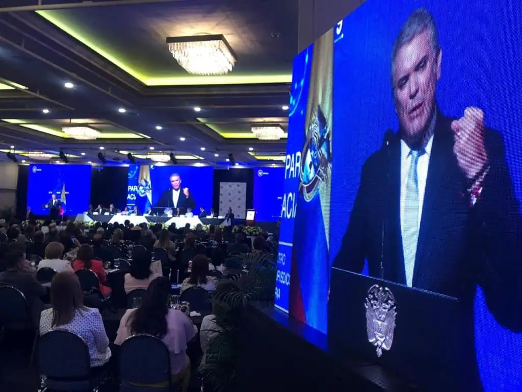“A este país no lo va a arrodillar un grupo de narcoterroristas” “A este país no lo va a arrodillar un grupo de narcoterroristas”