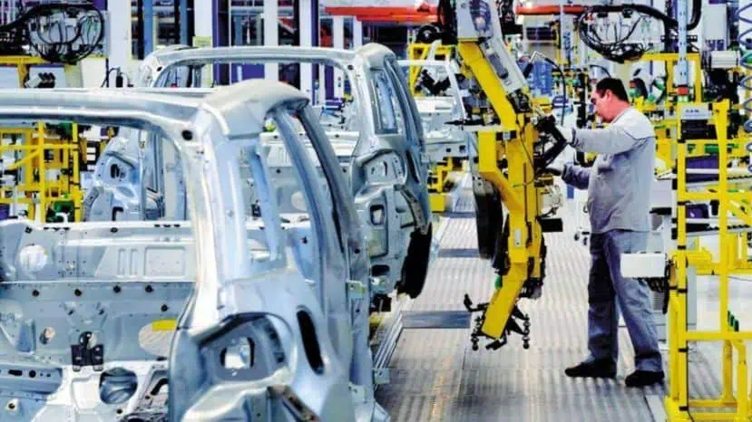 En julio mejoró la confianza industrial y cayó la confianza comercial En julio mejoró la confianza industrial y cayó la confianza comercial