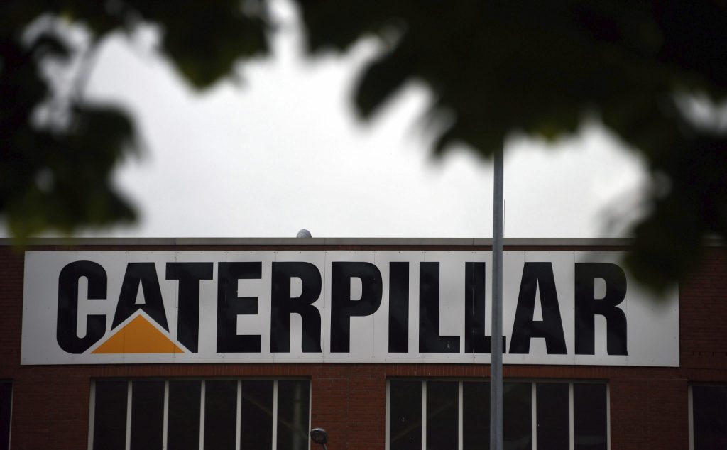 La desaceleración de la economía mundial golpea a Caterpillar