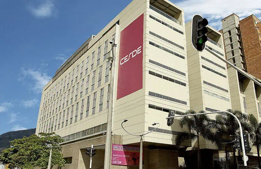 Comfama adquiere la institución Cesde; ampliará cobertura educativa en regiones Comfama adquiere la institución Cesde; ampliará cobertura educativa en regiones