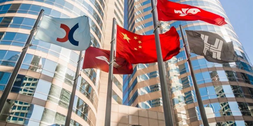 Premercado | Bolsas cierran semana al alza, a pesar de inicio de recesión en Hong Kong