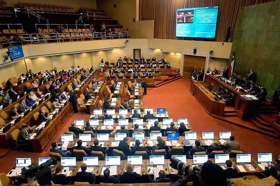Senado de Chile aprobó la mayoría de los artículos de reforma tributaria Senado de Chile aprobó la mayoría de los artículos de reforma tributaria