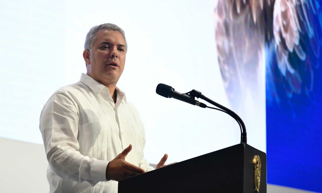 Iván Duque impulsará proyecto de prima adicional en el Congreso; alza real del mínimo llegaría a 2,12% Iván Duque impulsará proyecto de prima adicional en el Congreso; alza real del mínimo llegaría a 2,12%