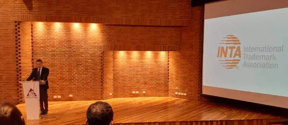 Industrias intensivas en marcas contribuyen al 20 % del PIB de Colombia y generan el 13 % del empleo Industrias intensivas en marcas contribuyen al 20 % del PIB de Colombia y generan el 13 % del empleo