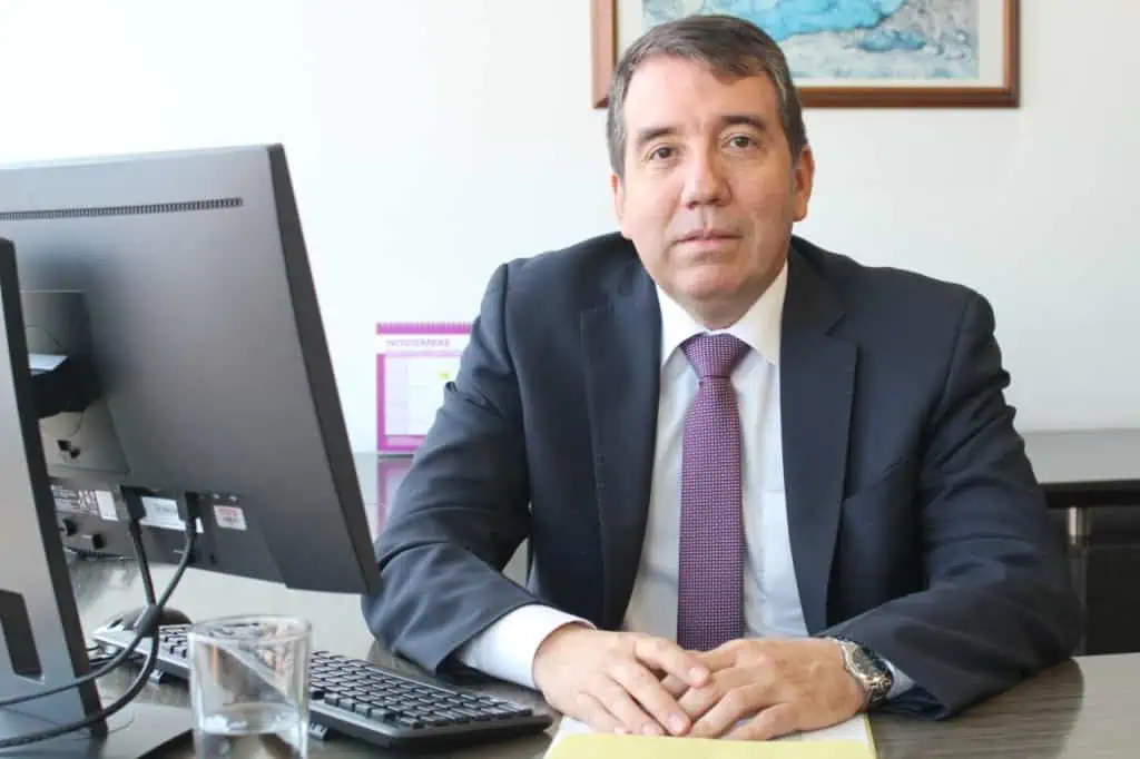 La Comisión de Regulación de Energía y Gas (Creg) nombró a su nuevo director ejecutivo La Comisión de Regulación de Energía y Gas (Creg) nombró a su nuevo director ejecutivo