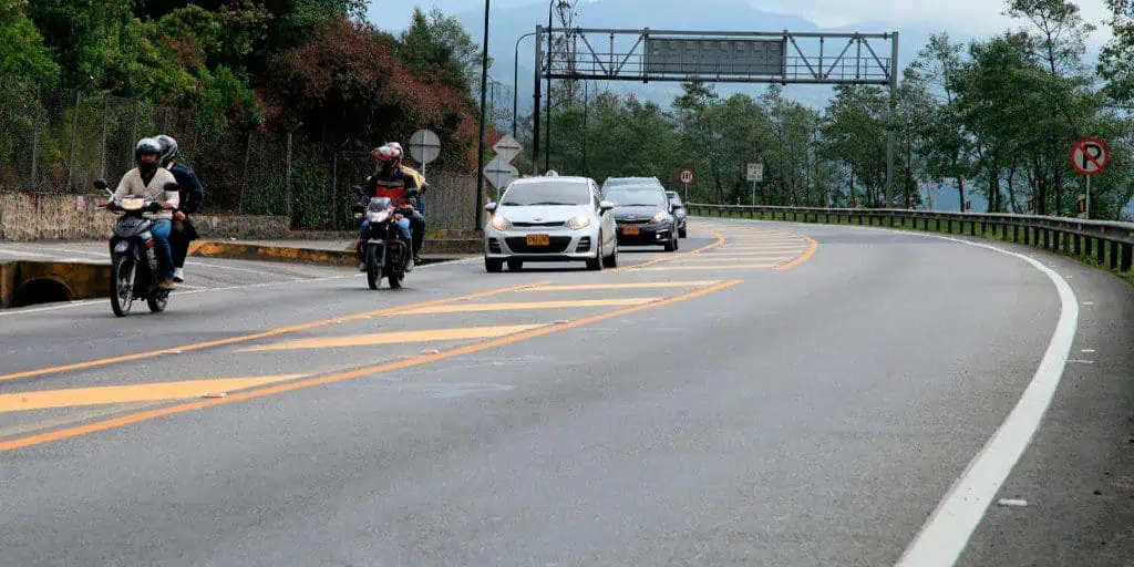 Sector automotor en Colombia sigue recuperándose en julio En 15 días de junio, compra de carros nuevos cayó 36,6 % en Colombia; en motos bajó 25 %