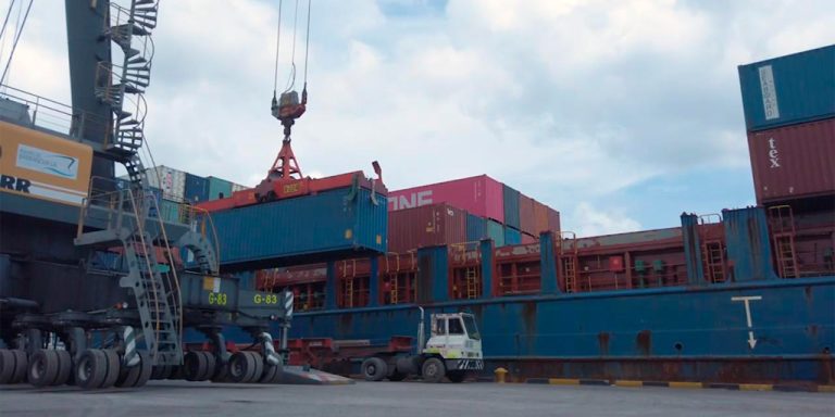Colombia aprueba política para reducir hasta 50 % costos de transporte para exportar hacia 2030