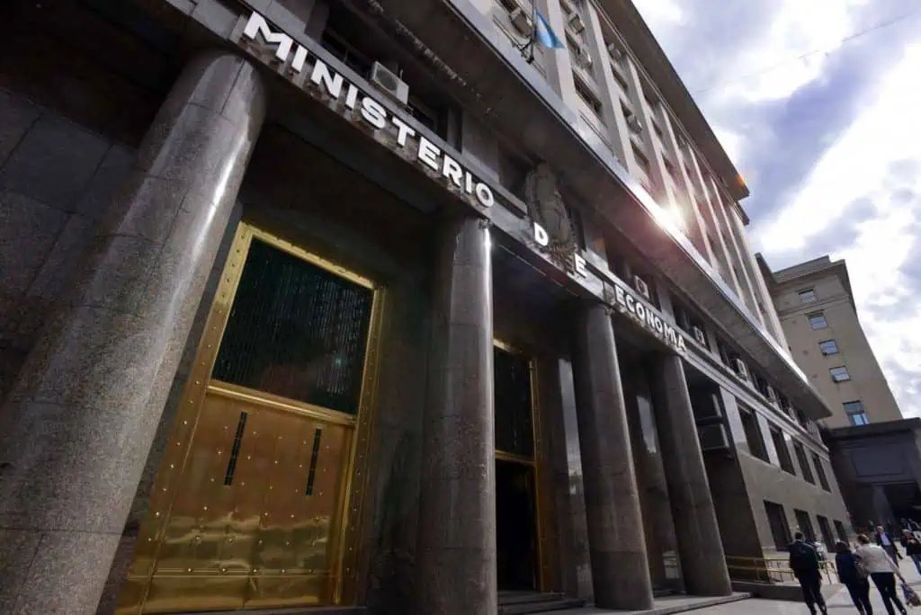 MinEconomía de Argentina reitera que el país necesita profunda reestructuración de su deuda MinEconomía de Argentina reitera que el país necesita profunda reestructuración de su deuda