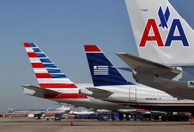 Demócratas en el Congreso estudian plan de ayuda para las aerolíneas en Estados Unidos.