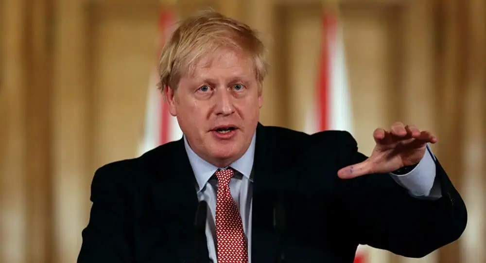 Boris Johnson impone más restricciones ante cepa de Covid-19 más infecciosa en Reino Unido Boris Johnson impone más restricciones ante cepa de Covid-19 más infecciosa en Reino Unido