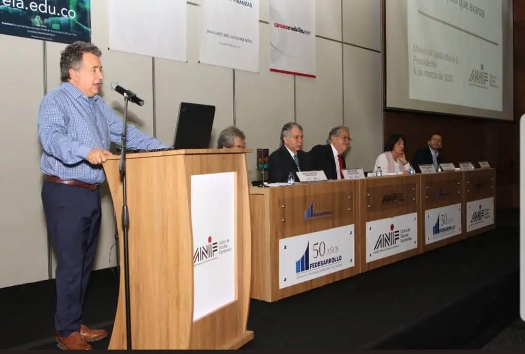 "Es necesario pagar más impuestos en Colombia para sostener crecimiento": Anif "Es necesario pagar más impuestos en Colombia para sostener crecimiento": Anif