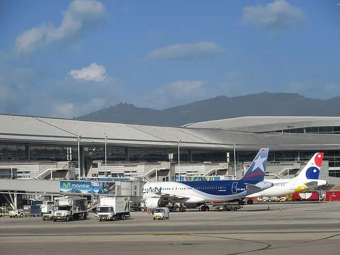 Así funcionarían protocolos para pruebas piloto de vuelos en Colombia IATA: Aerolíneas latinoamericanas requieren 79% de ocupación para sobrevivir