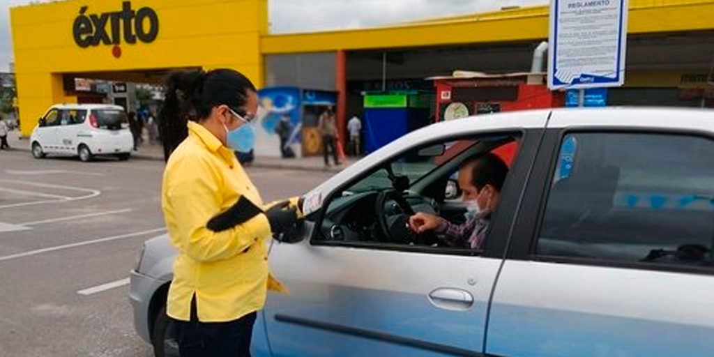 Grupo Éxito lanza ‘Compra y recoge’ como nueva opción de abastecimiento en 366 almacenes