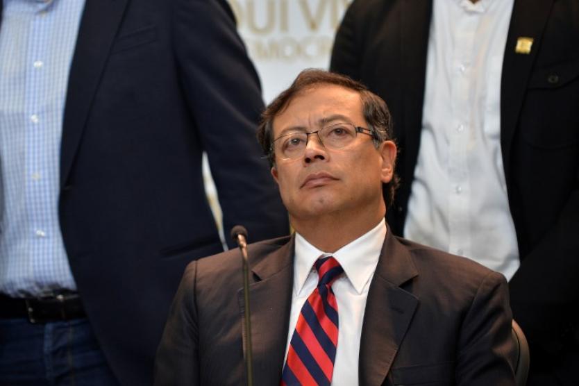 Gustavo Petro, su esposa y su hija, positivos para coronavirus