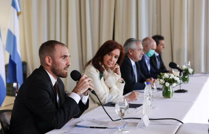 Argentina mantiene negociación con acreedores; otros rechazan oferta de Buenos Aires