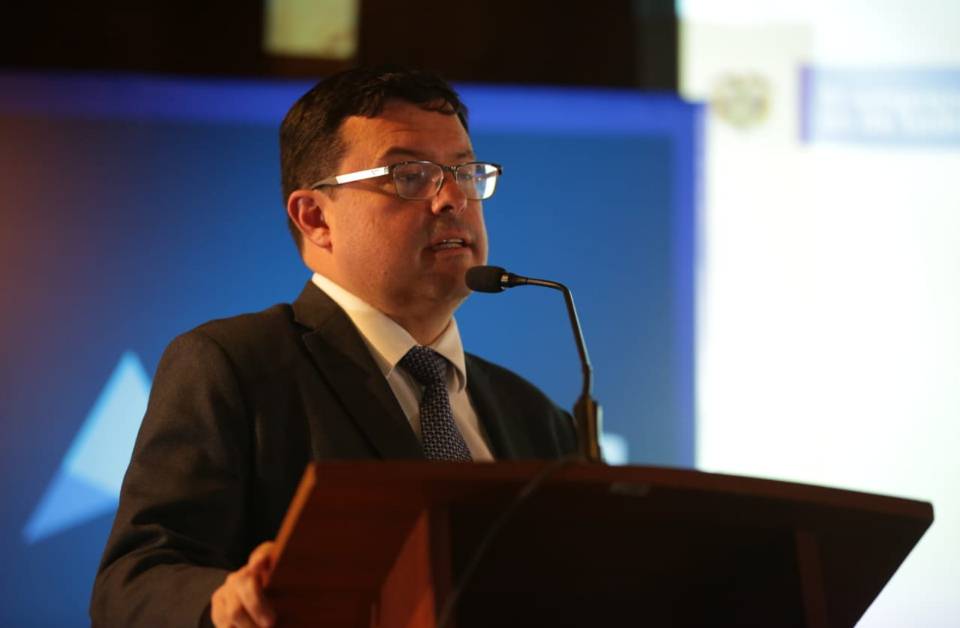 Mauricio ZárateJPG MinHacienda y su visión de la deuda “razonable” en Colombia