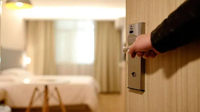 “Sin un registro que funcione, la informalidad seguirá creciendo”: sector hotelero insiste en una regulación que nivele el mercado Cotelco señaló que el 75% de la vivienda turística está concentrada en siete departamentos