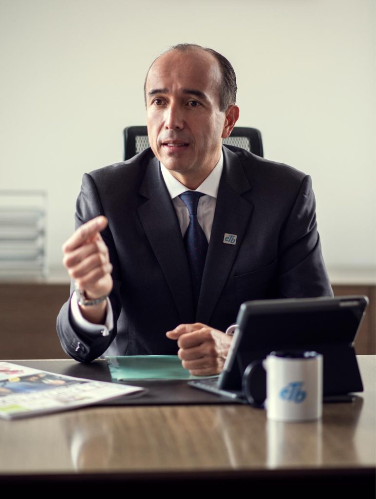 ETB registró crecimiento histórico en clientes de fibra óptica y proyecta millonarias inversiones