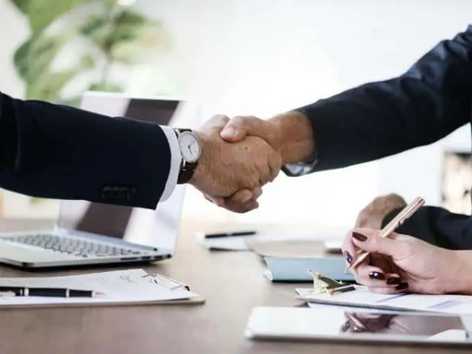 Colombia se asesorará para financiar directamente a empresas de "interés nacional" Colombia se asesorará para financiar directamente a empresas de "interés nacional"