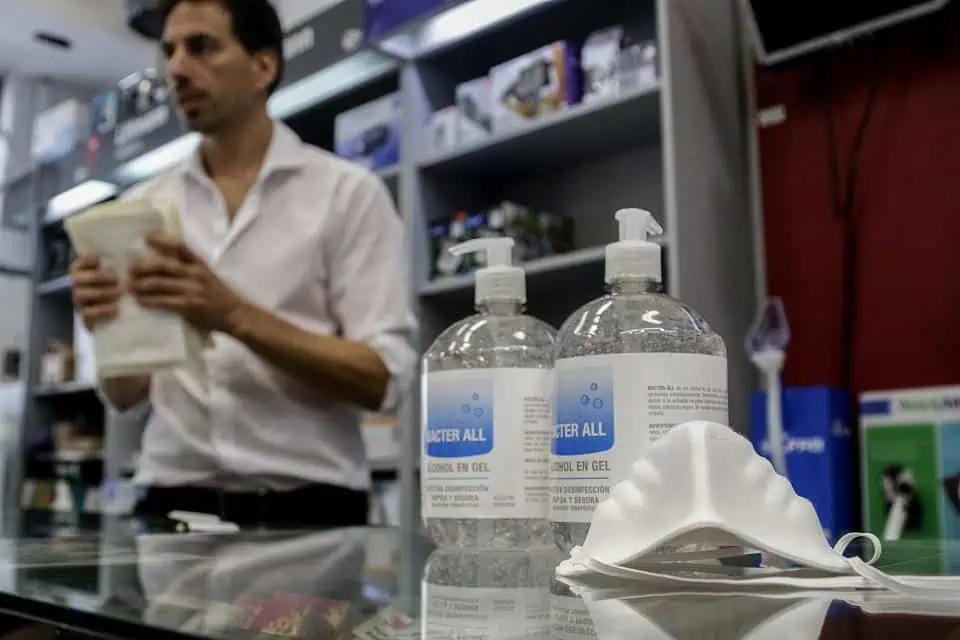 Droguería Farmalisto habría elevado precios de antibacteriales y obtenido ganancias de hasta 1.000% Droguería Farmalisto habría elevado precios de antibacteriales y obtenido ganancias de hasta 1.000%