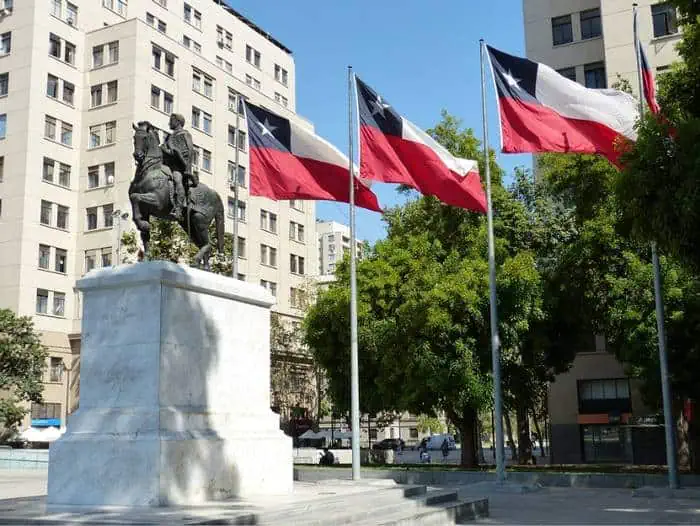 Moody’s rebaja perspectiva de Chile y confirma calificación Moody’s rebaja perspectiva de Chile y confirma calificación