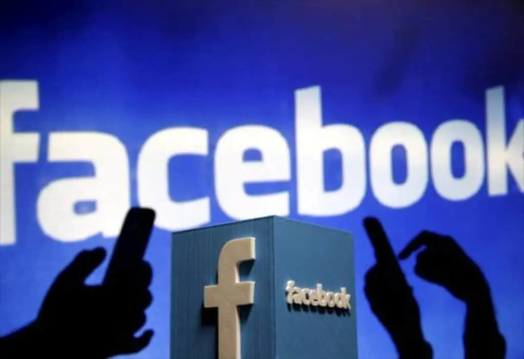 Arsenal apuesta por WhatsApp y Facebook para fortalecer su estrategia digital y comercial Facebook, uno de los grandes de Meta, presenta fallas hoy.