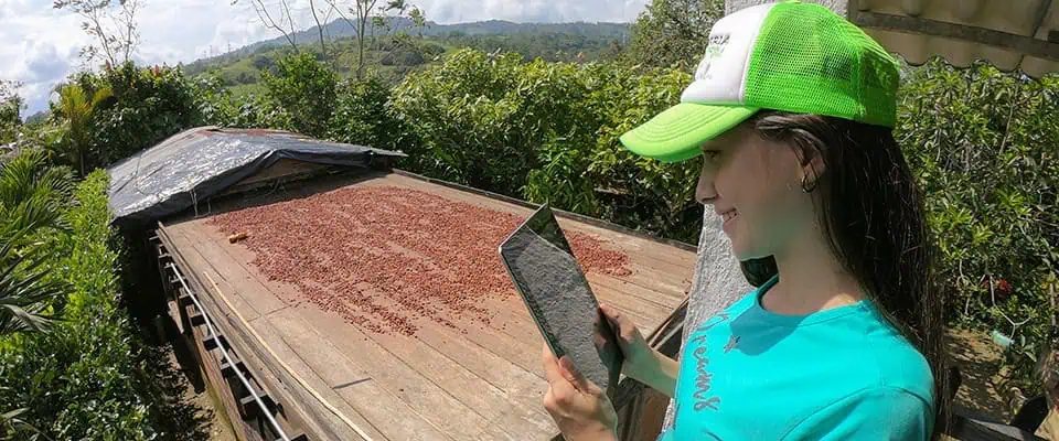 Colombia lanza licitación de Wi-Fi rural por US$600 millones Colombia adjudicó $1 billón a Claro para llevar internet gratuito a áreas rurales hasta 2023