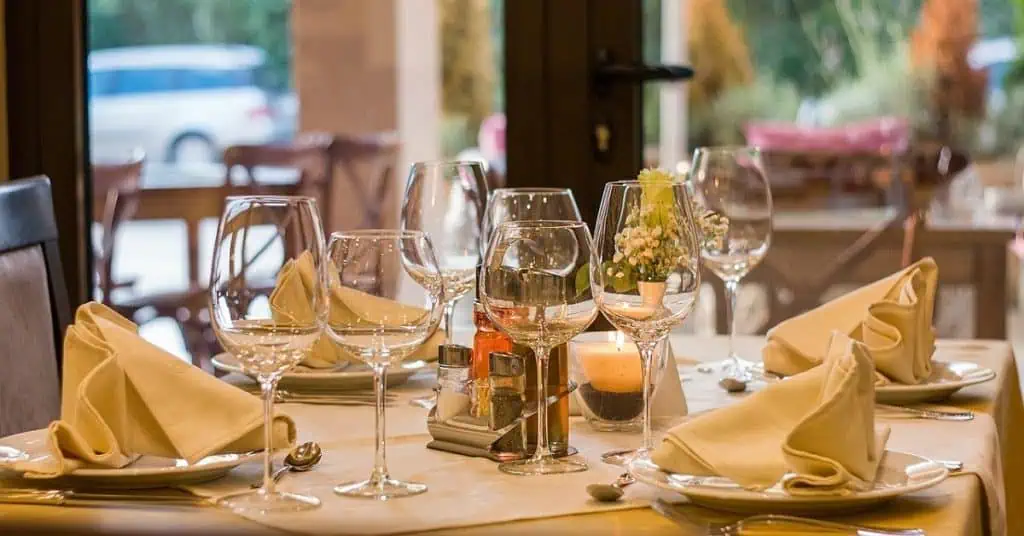 En 2022 vuelve el impuesto al consumo en Colombia: ¿qué tener en cuenta? Se cancela plan piloto de reapertura de restaurantes en Cali