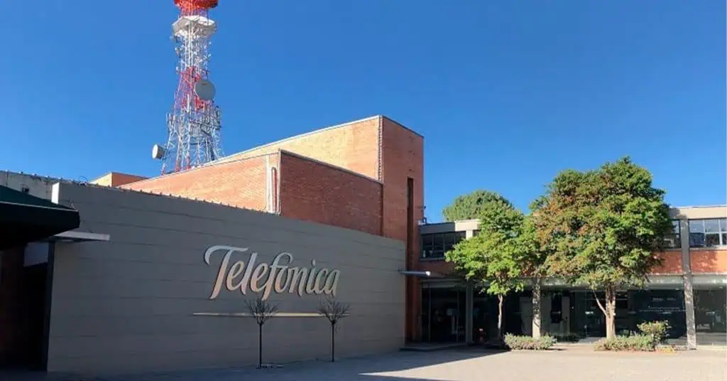 Telefónica sigue con movimientos en Latinoamérica: ahora negocia en Brasil Telefónica sigue con movimientos en Latinoamérica: ahora negocia en Brasil