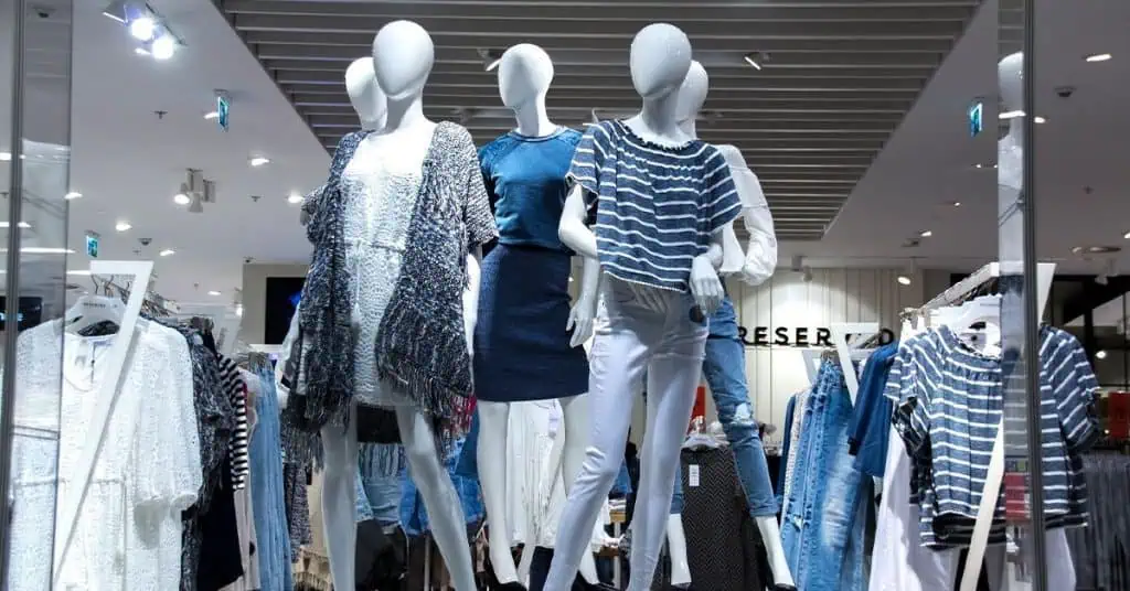 Fenalco: 38 % de los antioqueños va a gastar más esta Navidad en comparación con el año 2021 46.8 % de los antioqueños utiliza su sueldo para hacer las compras navideñas.