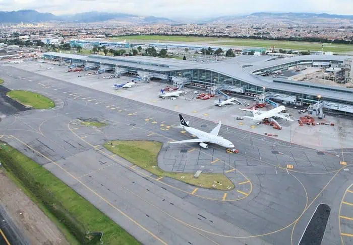 Aerocivil de Colombia entrega balance de 15 aeropuertos que cumplen medidas de bioseguridad Dos aeropuertos y cuatro pistas, recomendación a Bogotá para potenciar conectividad aérea