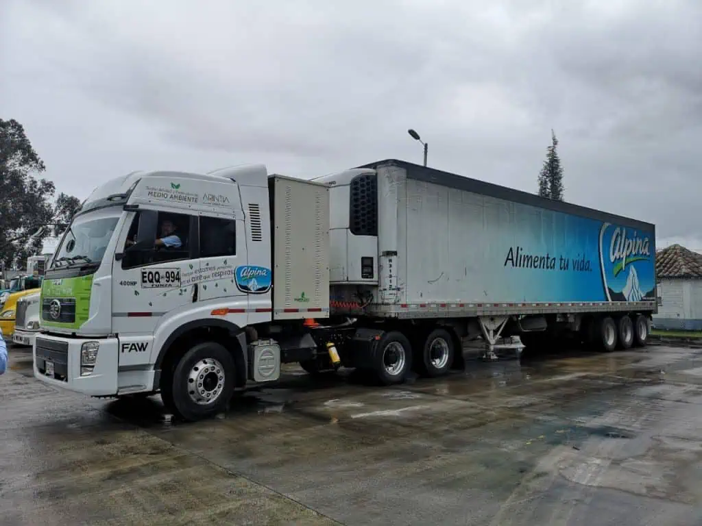 Alpina invierte $3.400 millones iniciales en renovación de camiones a gas con bajas emisiones Alpina invierte $3.400 millones iniciales en renovación de camiones a gas con bajas emisiones