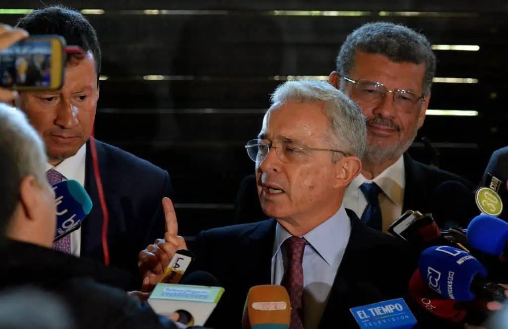 Defensa de Álvaro Uribe alista apelación tras condena por soborno y fraude procesal en primera instancia Expresidente Álvaro Uribe.