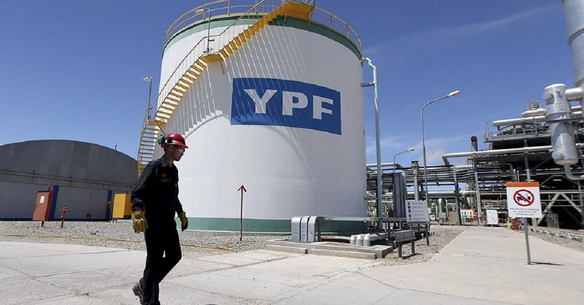 Petrolera YPF (Foto Telam)