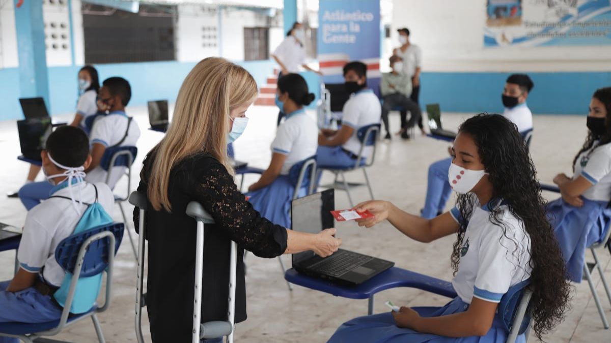 Gobernación de Atlántico garantiza internet gratuito a más de 33.000 estudiantes