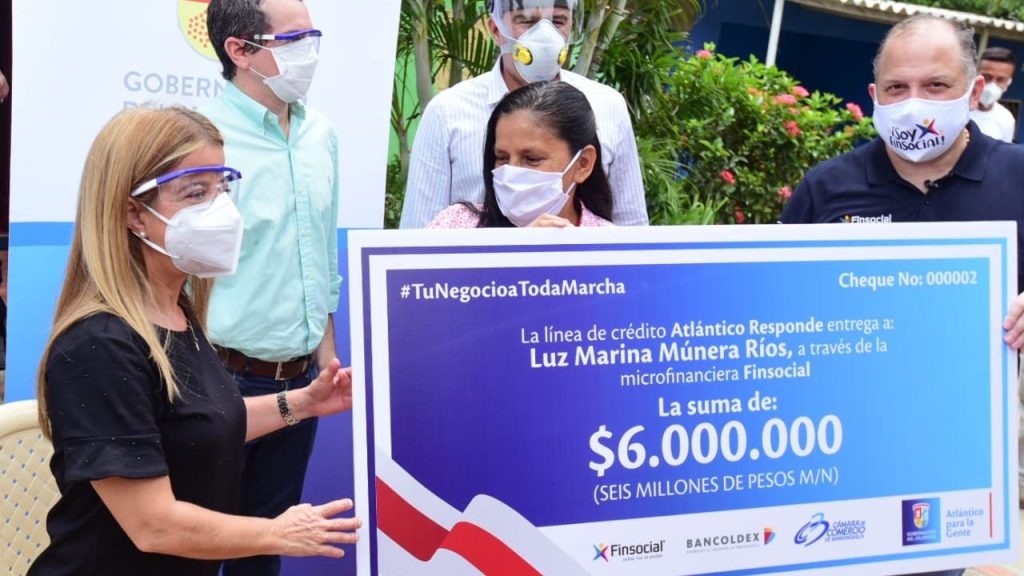 Gobernación de Atlántico entregó primeros créditos de 'Tu negocio a toda marcha' a emprendedores