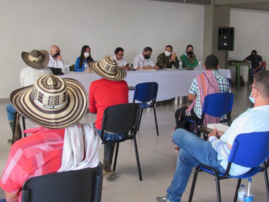 Habitantes de El Aro en Ituango (Antioquia) aprovecharán proyectos autosostenibles para erradicar cultivos ilícitos