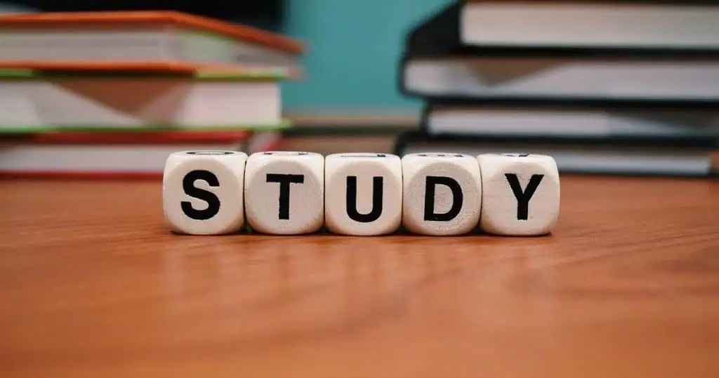 Cuatro tips de DataCrédito Experian para financiar estudios superiores en Colombia La alianza que apuesta por la educación de excelencia en Colombia