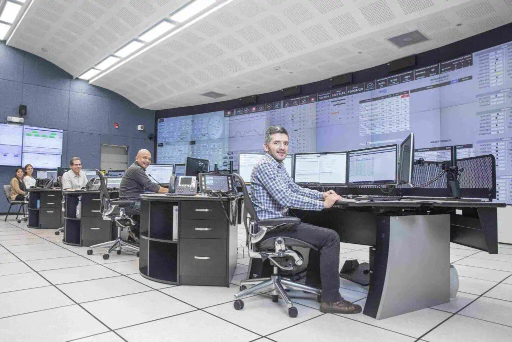 XM es reconocida por incorporación de fuentes renovables en Colombia XM cumple 15 años innovando y transformando el sector eléctrico en Colombia
