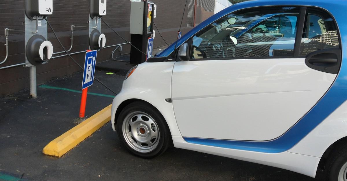 La batería de auto eléctrico que carga en cinco minutos está cada día más cerca La batería de auto eléctrico que carga en cinco minutos está cada día más cerca