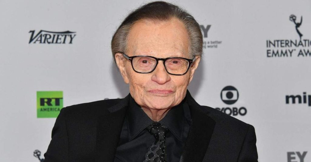 Larry King, famoso periodista y conductor de EE. UU., muere a sus 87 años