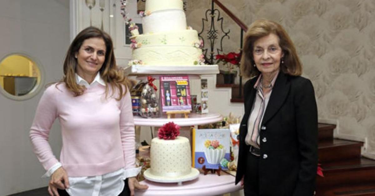 Myriam Camhi (der) creó su empresa hace 38 años. A la izq. su hija Denise, actual directora de imagen y producto de la cadena de pastelería.