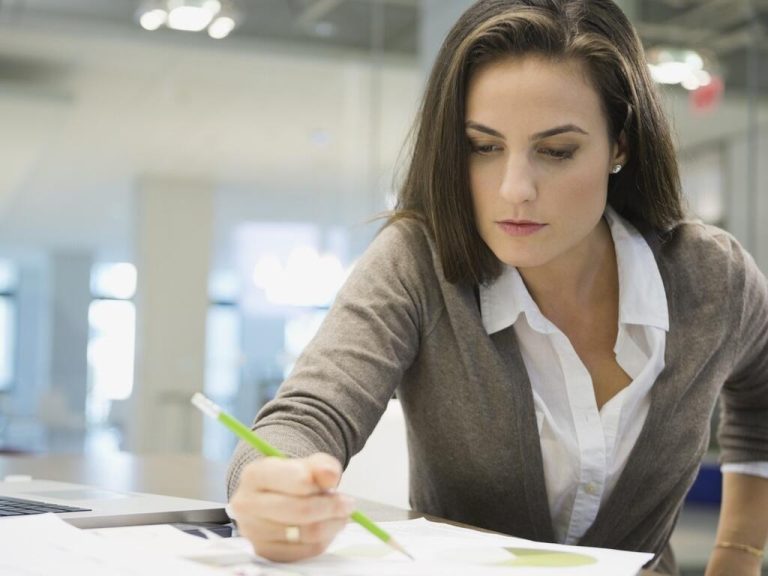 En los últimos años se ha evidenciado que la mujer es una gran fuerza laboral. Foto:Reuters