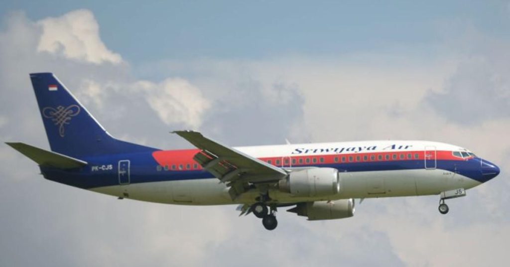 Avión que despegó de Yakarta, con 62 pasajeros a bordo, desapareció en el Océano Pacífico