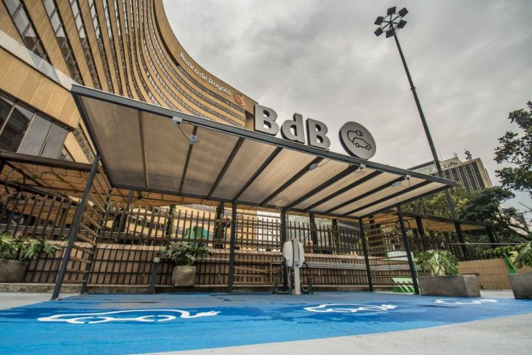 Banco de Bogotá financia compra de autos eléctricos con una de las tasas más bajas en Colombia Banco de Bogotá financia compra de autos eléctricos con una de las tasas más bajas en Colombia