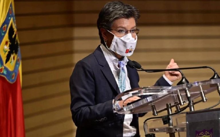 SIC pide a López, alcaldesa de Bogotá, sustentar uso de tapabocas quirúrgicos y no de tela